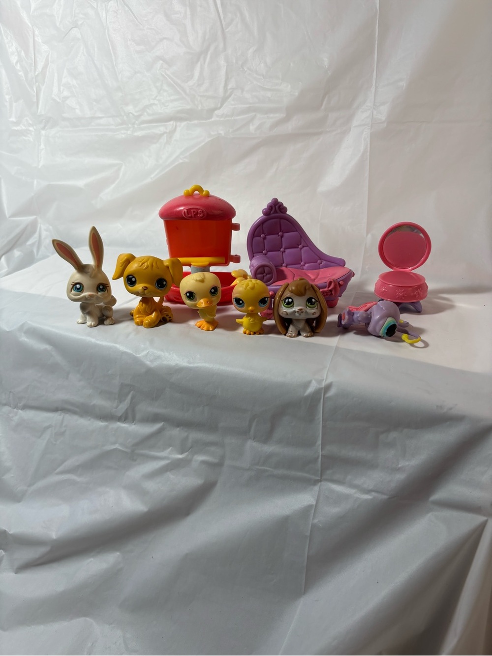 Littlest Pet Shop Pink & Purple Playset with Yellow Pet Figures